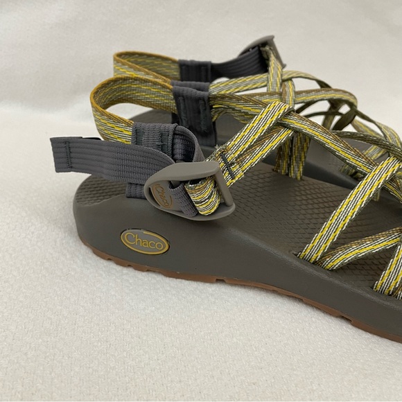 Chaco Zx/2 Classic Outdoor Adjustable Straps Toe Loop Sandal in Gold Size 9 - Picture 3 of 11